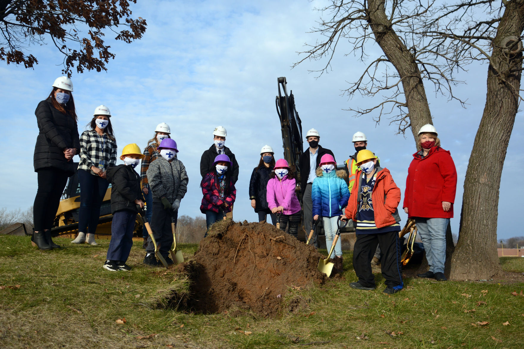 Baraboo school breaks ground on outdoor learning space